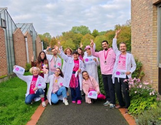Lire la suite de 'Défi photo d'équipe pour Octobre Rose'